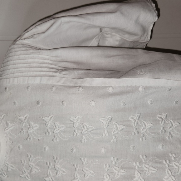 Antique 1900s white embroidered Milkmaid button back Prairi Fantasy blouse - Picture 3 of 12